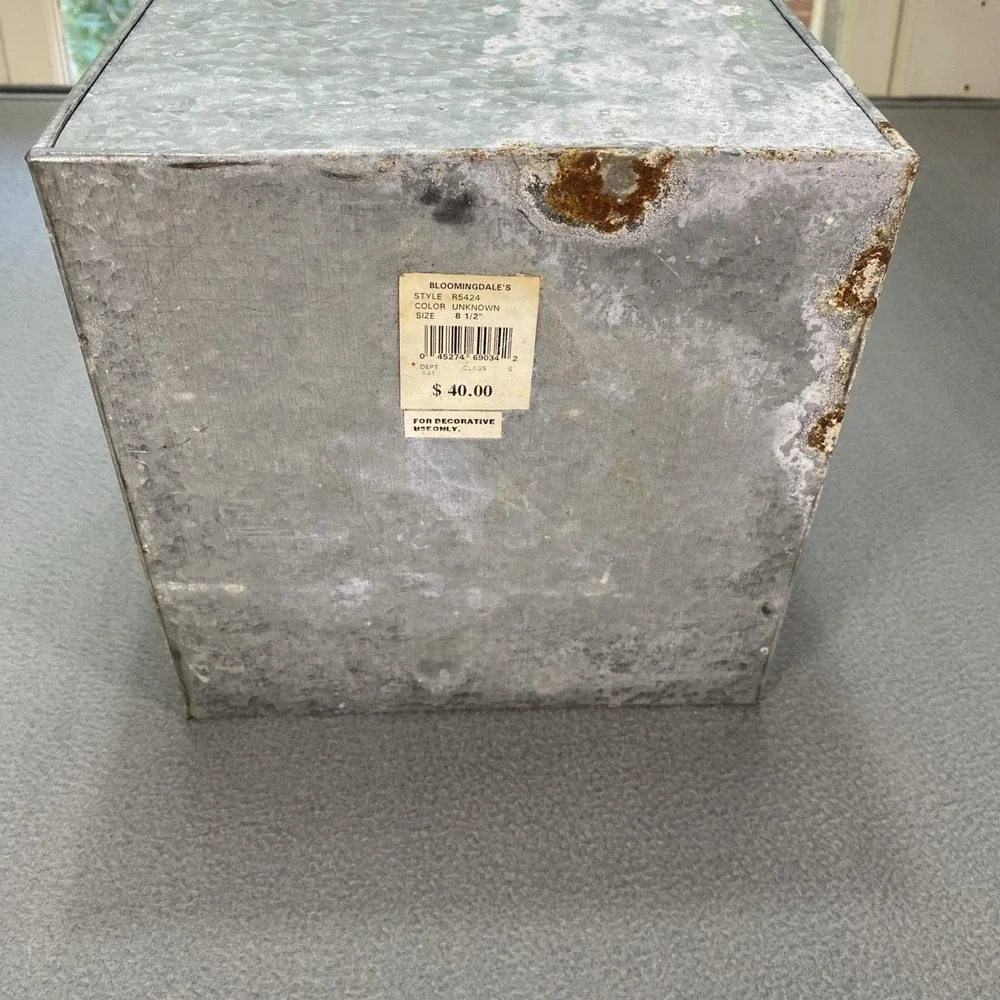 Metal‎ Tin Galvalume Storage Box Bloomingdale's 8.5 x 8.5 x 8.5 Hasp Lock